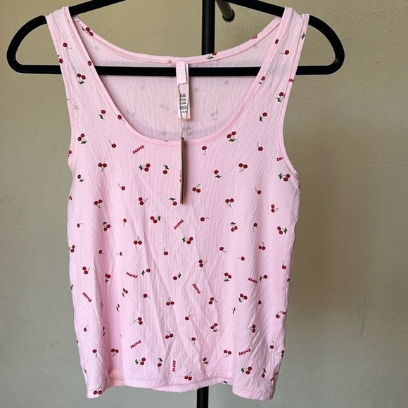 RARE SKIMS NWT Pink Cherry Blossom Cherry Print Valentine’s Tank Top size L - Picture 3 of 5